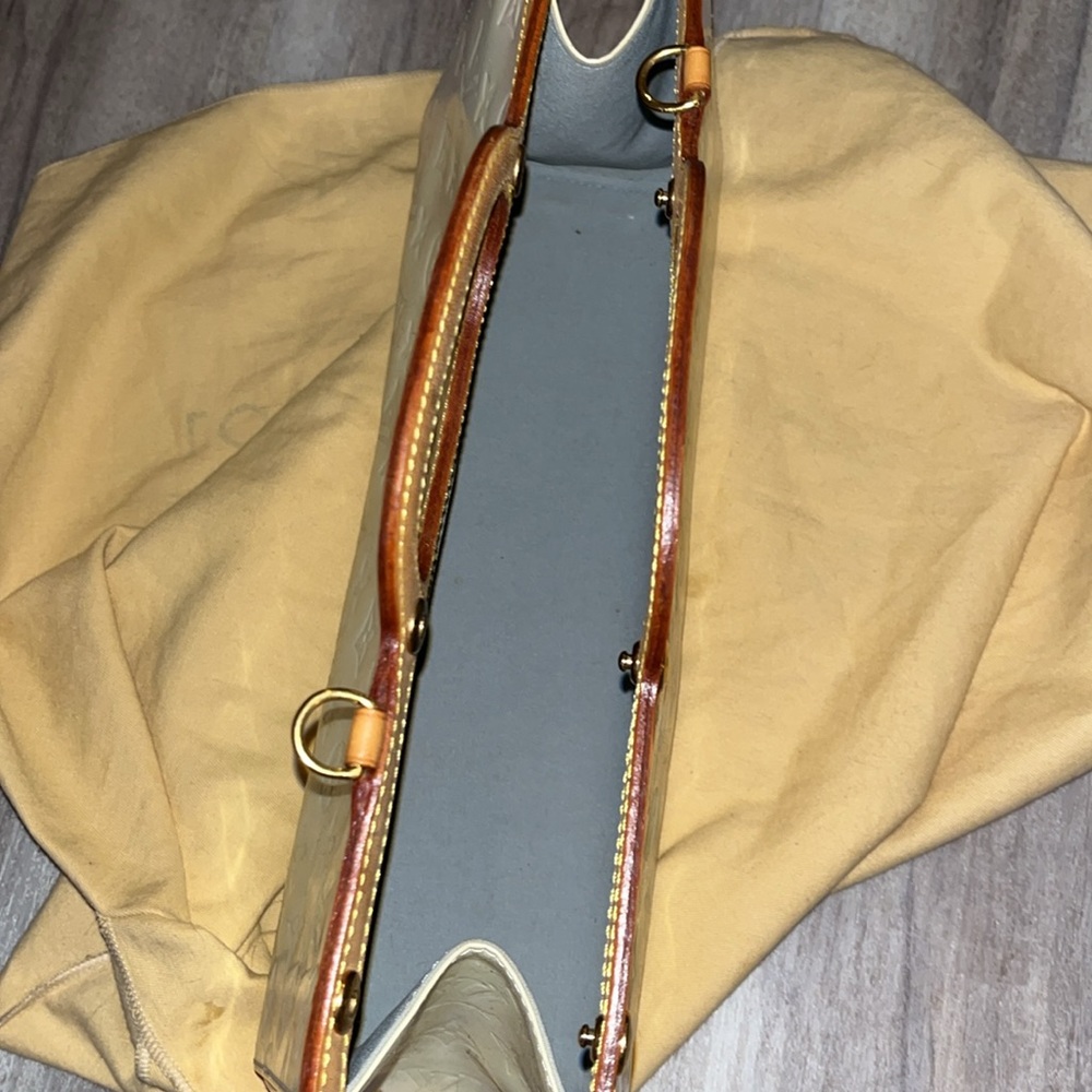 Louis Vuitton - Picture 12 of 15